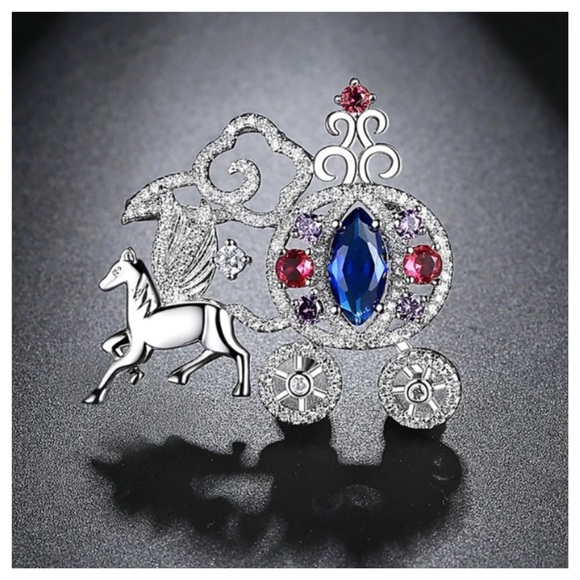 🎁 Swarovski Crystals Cinderella Brooch - Picture 3 of 4